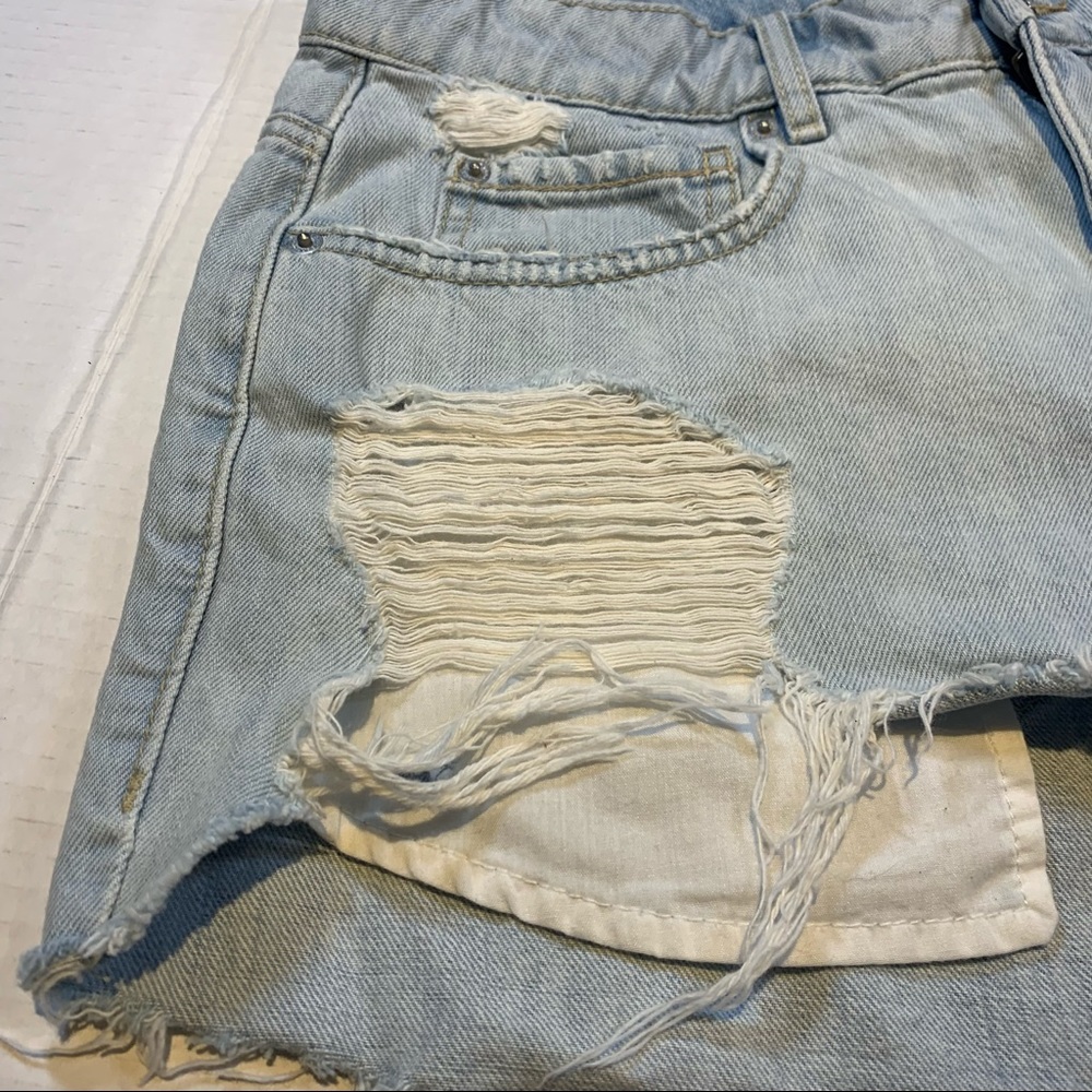 Size 9 Garage distressed denim high rise light wash festival shorts - Picture 10 of 15
